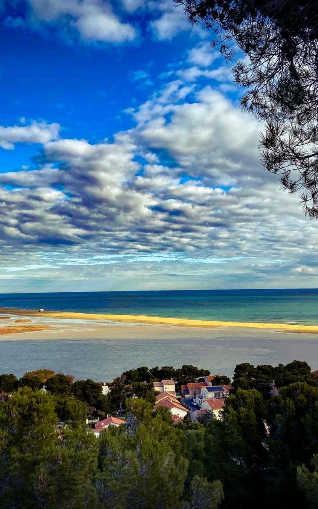 Photo de la plage des Coussoules depuis la Falaise de Leucate