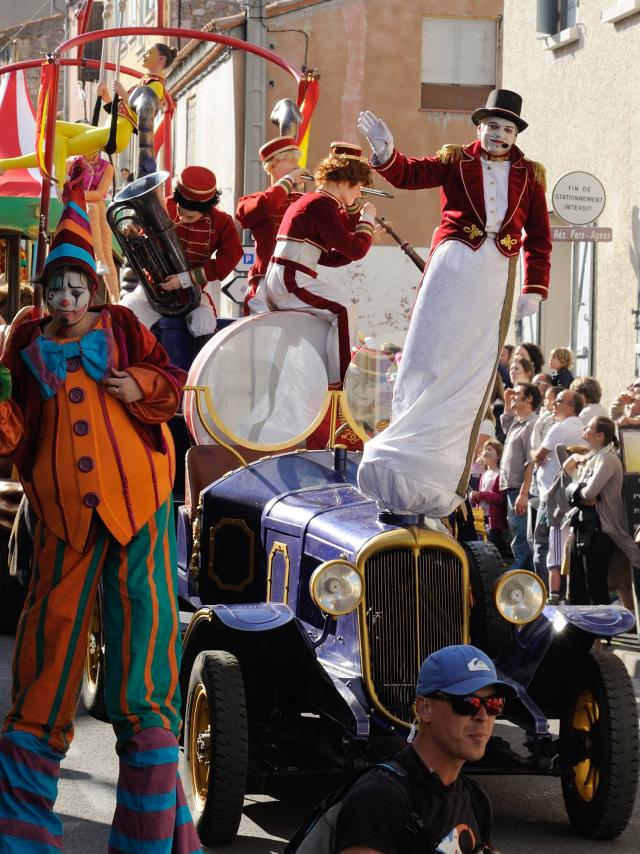 Sol Y Fiesta Parade