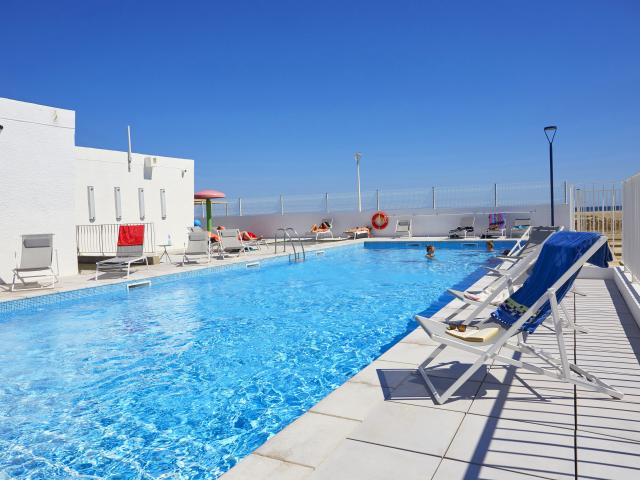 Piscine extérieure de la résidence Nemea Les Carrats de Port Leucate