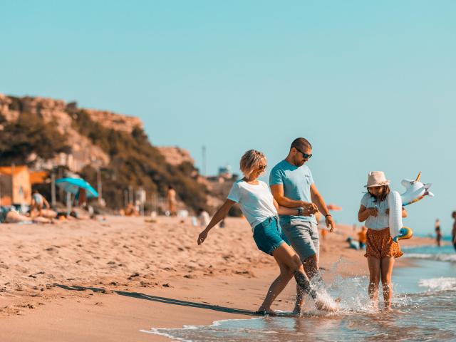 leucate-famille-plage.jpg